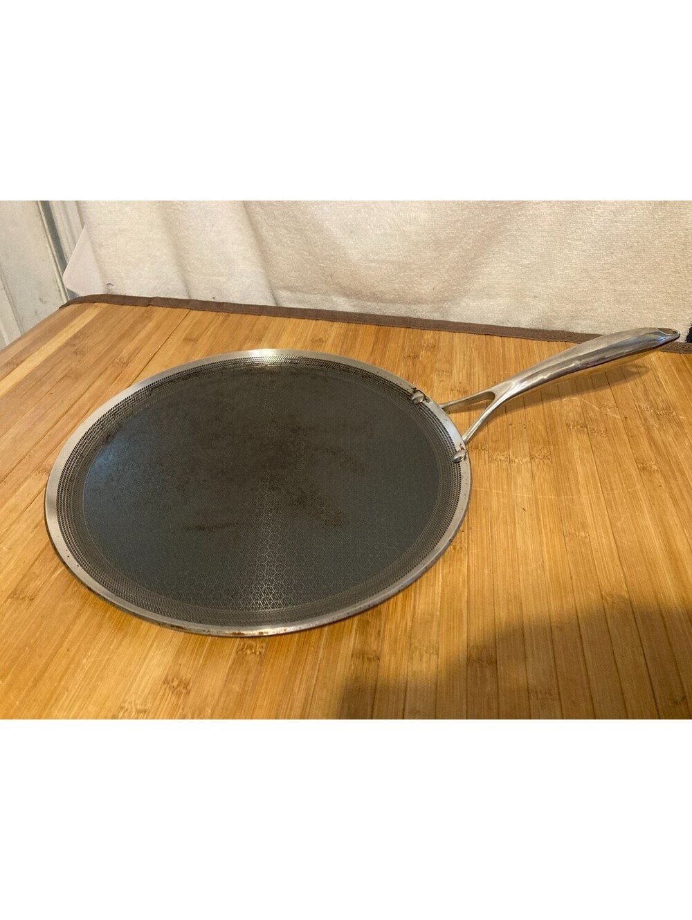 HexClad 12" Griddle Pan Hybrid Nonstick 12 in Silver Stainless Steel Easy Clean